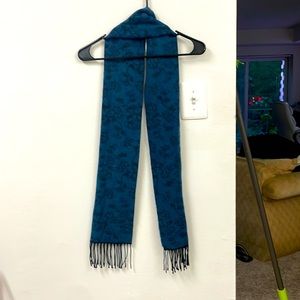 Cashmere feeling blue floral scarf